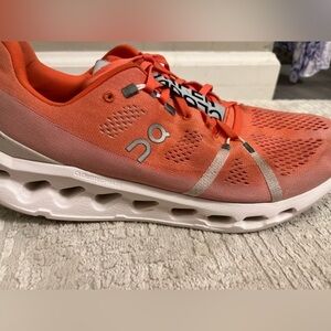 On Running CloudSurfer -Cloudtechase Helion